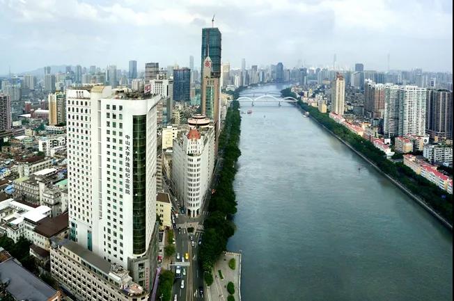 “中山(shān)大(dà)學孫逸仙紀念醫(yī)院”高(gāo)壓氧艙聯合第四代腦(nǎo)電(diàn)仿生(shēng)電(diàn)刺激儀同步治療